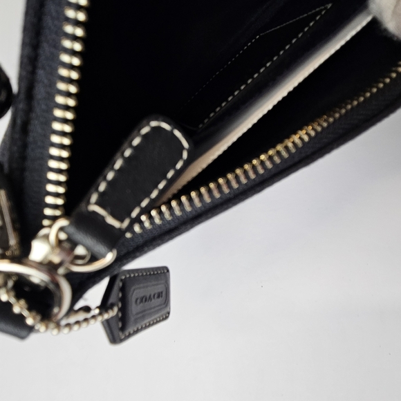 Coach Monogram Black Women's Bag - Picture 8 of 12